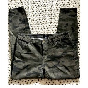 Forever 21 camo skinny jeans